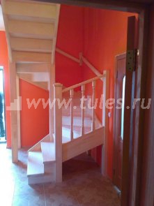 Деревянная лестница с поворотом на 270 градусов 25-02 Деревянная лестница с поворотом на 270 градусов 25-02