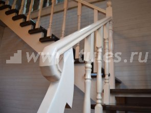 Лестница из сосны + ступени лиственница сорта Экстра 14-18